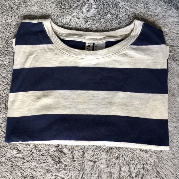 NOT FOR SALE RIGHT NOW! Navy Blue/Cream Striped H&M Crop Top Size L - Picture 2 of 8